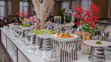 Morgunverðarhlaðborð daglega (2000000 VND á mann)