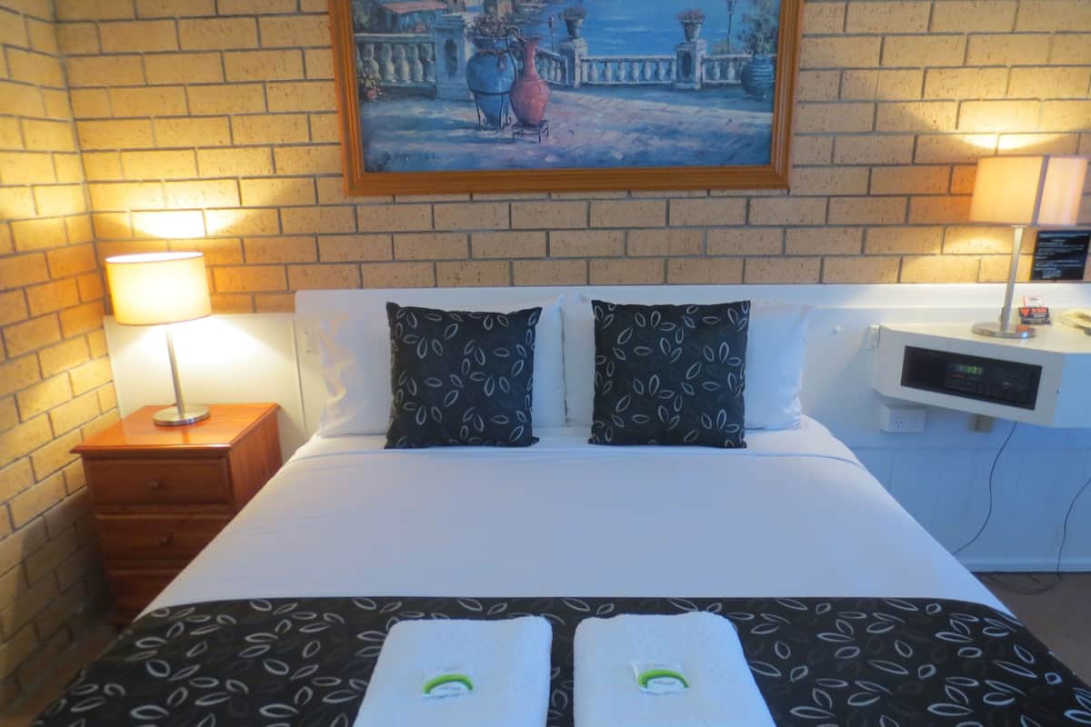 Standaard kamer, 1 queensize bed (Room 10) | Een strijkplank/strijkijzer, gratis wifi, beddengoed