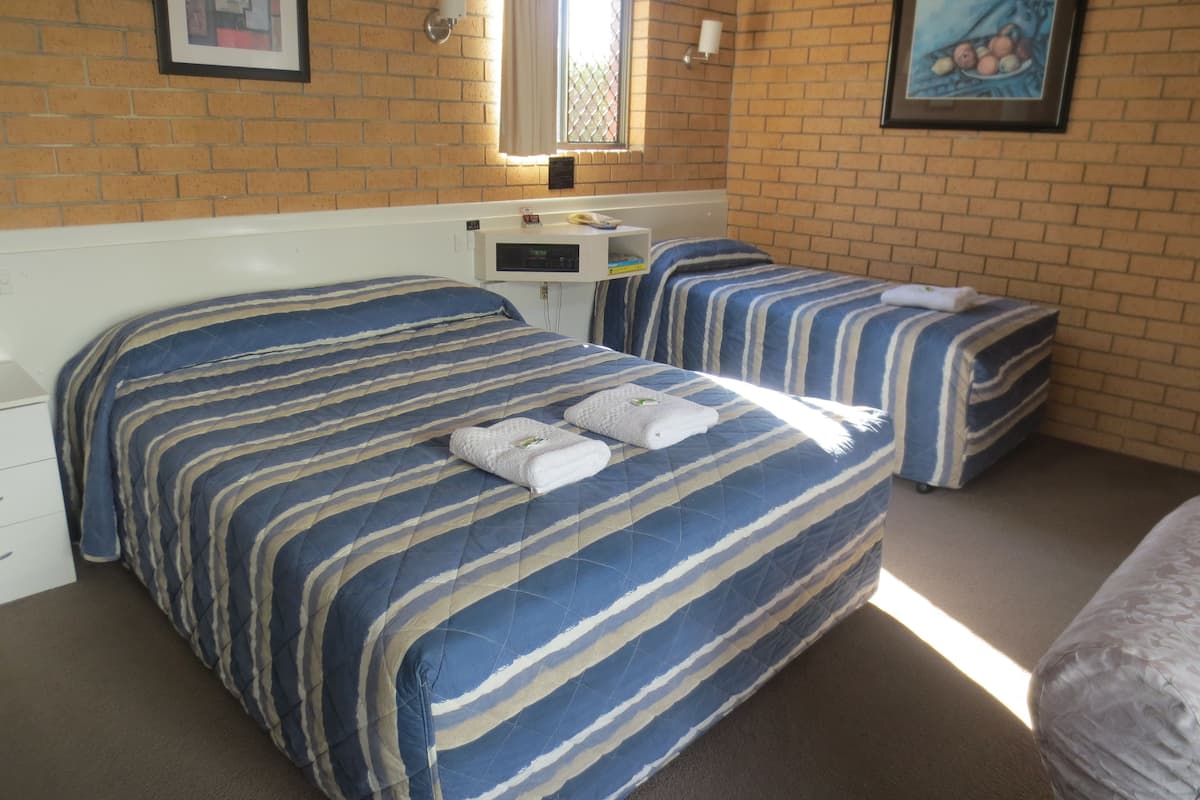 Familiekamer (Room 14) | Een strijkplank/strijkijzer, gratis wifi, beddengoed