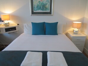 标准房, 1 张大床 (Room 7) | 熨斗/熨衣板、免费 WiFi、床单