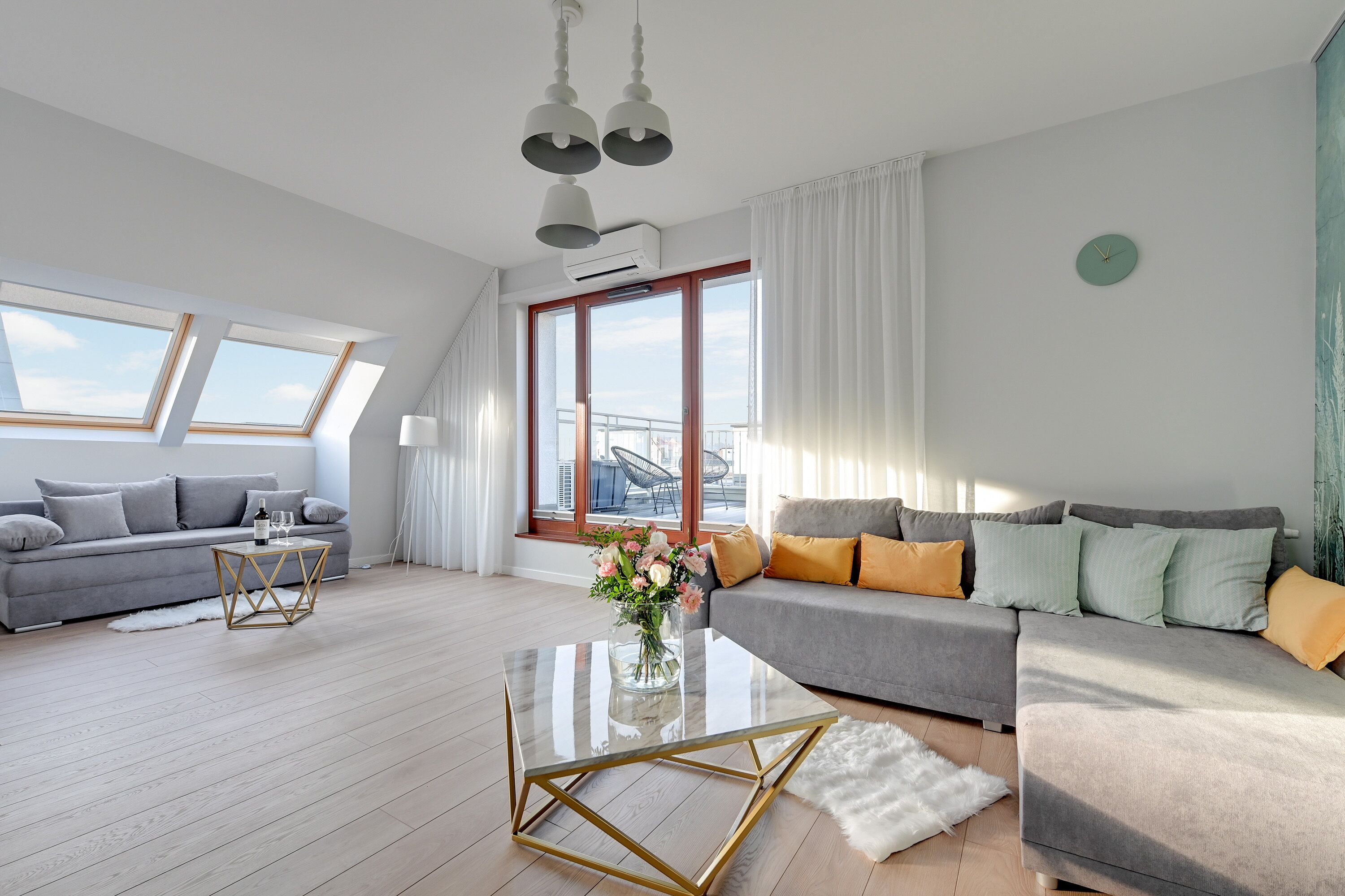 Deluxe Apartment, 2 Bedrooms, Terrace | Living room | Flat-screen TV