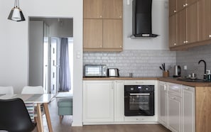 Apartamento conforto, 1 quarto, terraço | 1 quarto, roupas de cama premium, berços grátis, Wi-Fi de cortesia