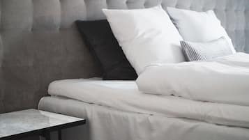 1 habitación, caja de seguridad en la habitación y escritorio