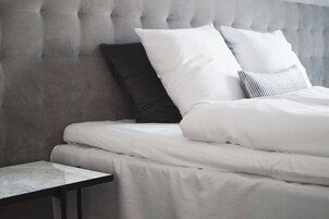 Caja de seguridad en la habitación y escritorio 