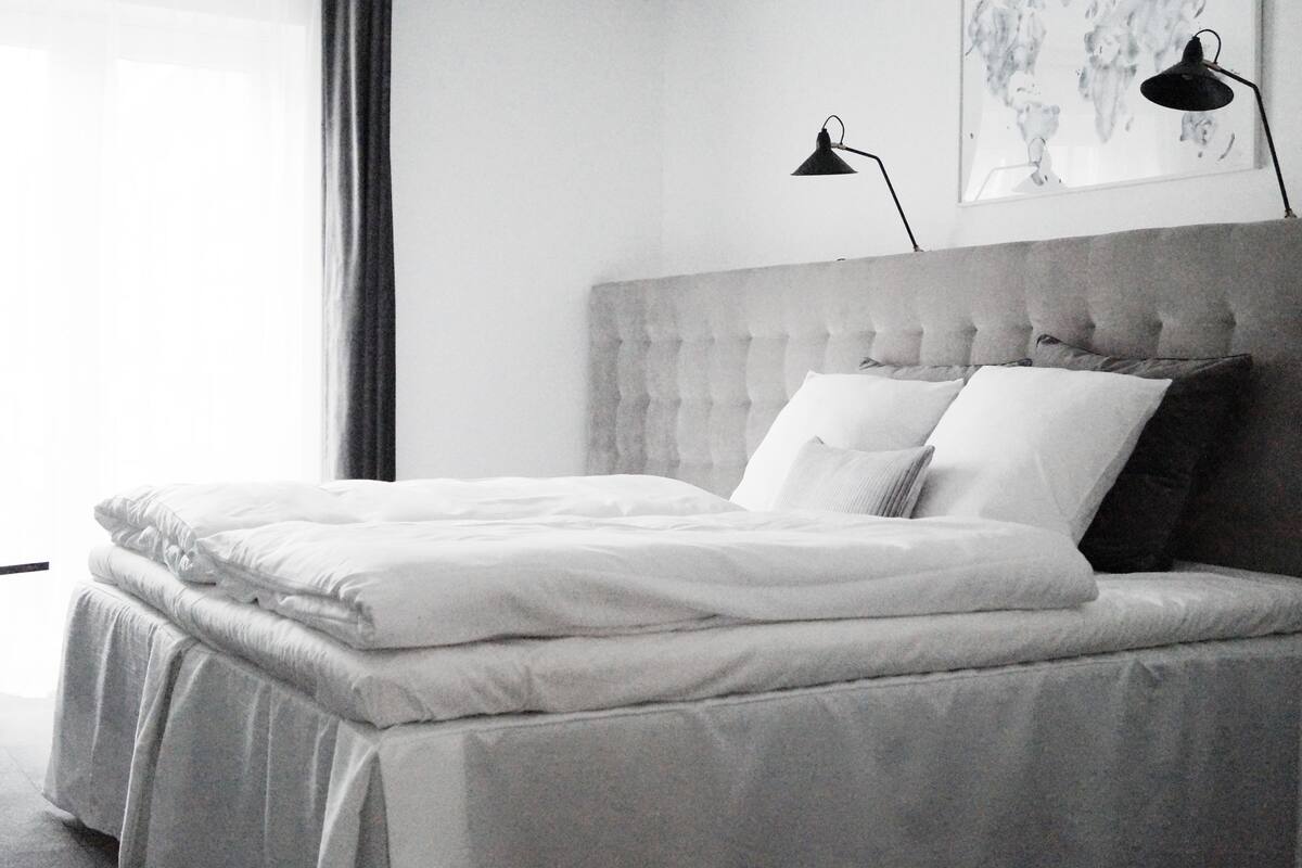 In-room safe, desk, soundproofing, iron/ironing board
