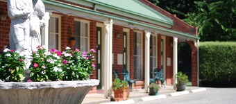 The Elms Motor Inn
