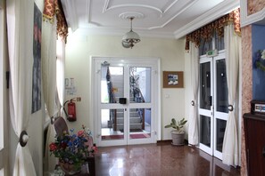 Bureau, rideaux occultants, Wi-Fi gratuit