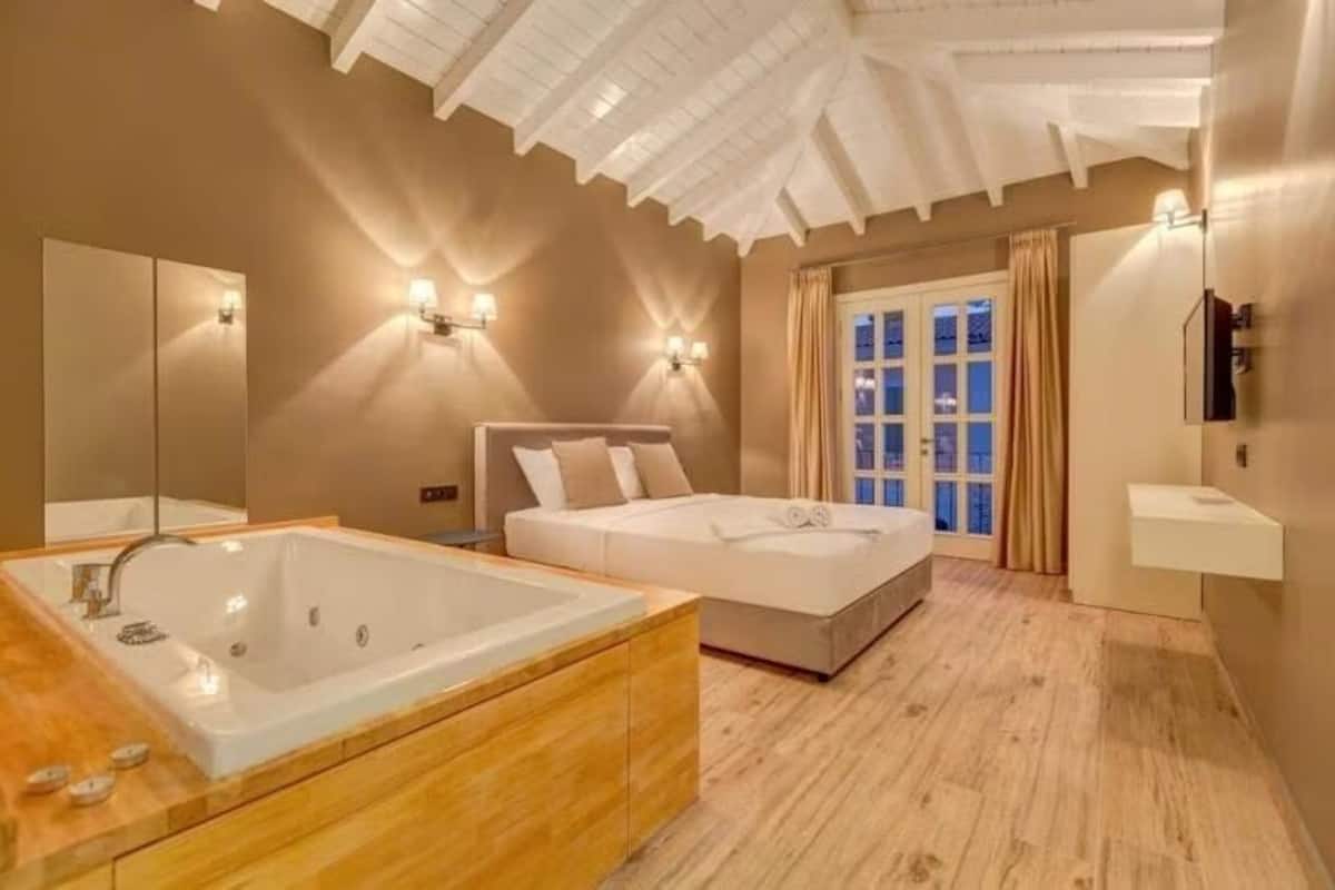 디럭스룸, 분사식 욕조 | 책상, 다리미/다리미판, 무료 WiFi