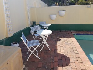 Hồ bơi ngoài trời 