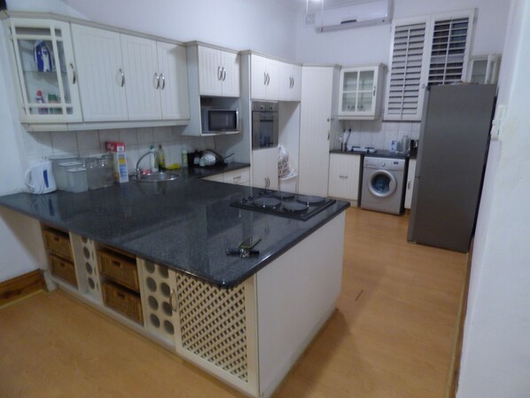 Interior detail - Daisy Lodge (Durban)