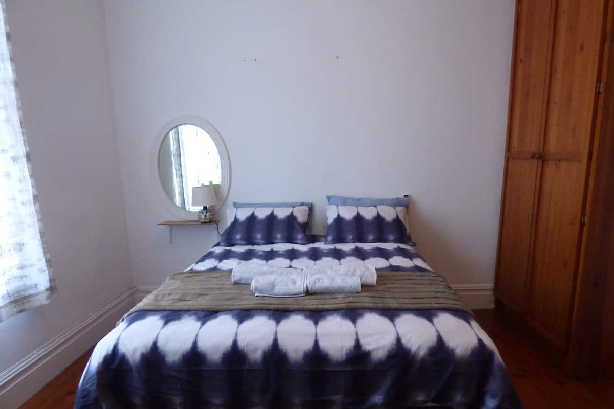 Room, 1 Queen Bed | Premium bedding, iron/ironing board (on request), WiFi (free)