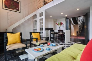 Executive-Loft, Buchtblick | Wohnbereich