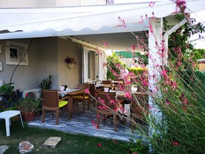Outdoor dining - Kandira Butik Hotel (Cesme)