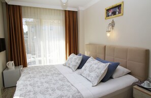 Deluxe Twin Room, 2 Single Beds | In-room safe, free WiFi - Kandira Butik Hotel (Cesme)