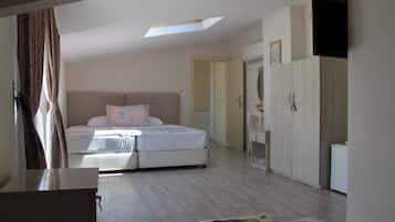 Superior Triple Room | Peti besi dalam bilik, Wi-fi percuma