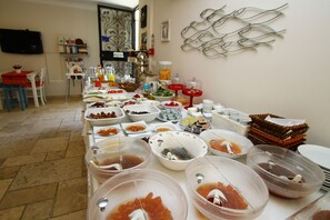 Free daily buffet breakfast  - Kandira Butik Hotel (Cesme)
