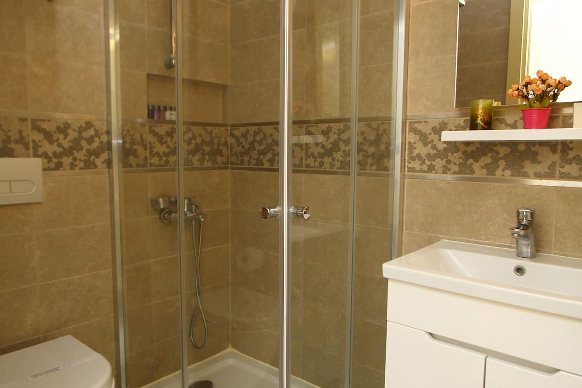 standard double room | in-room safe, free wifi