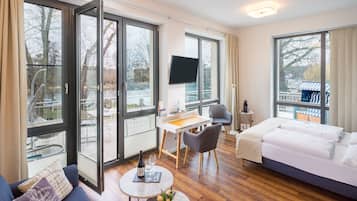 Habitación Confort doble, 1 cama de matrimonio grande (Deluxe Doppelzimmer mit Balkon) | Caja fuerte, escritorio, sistema de insonorización