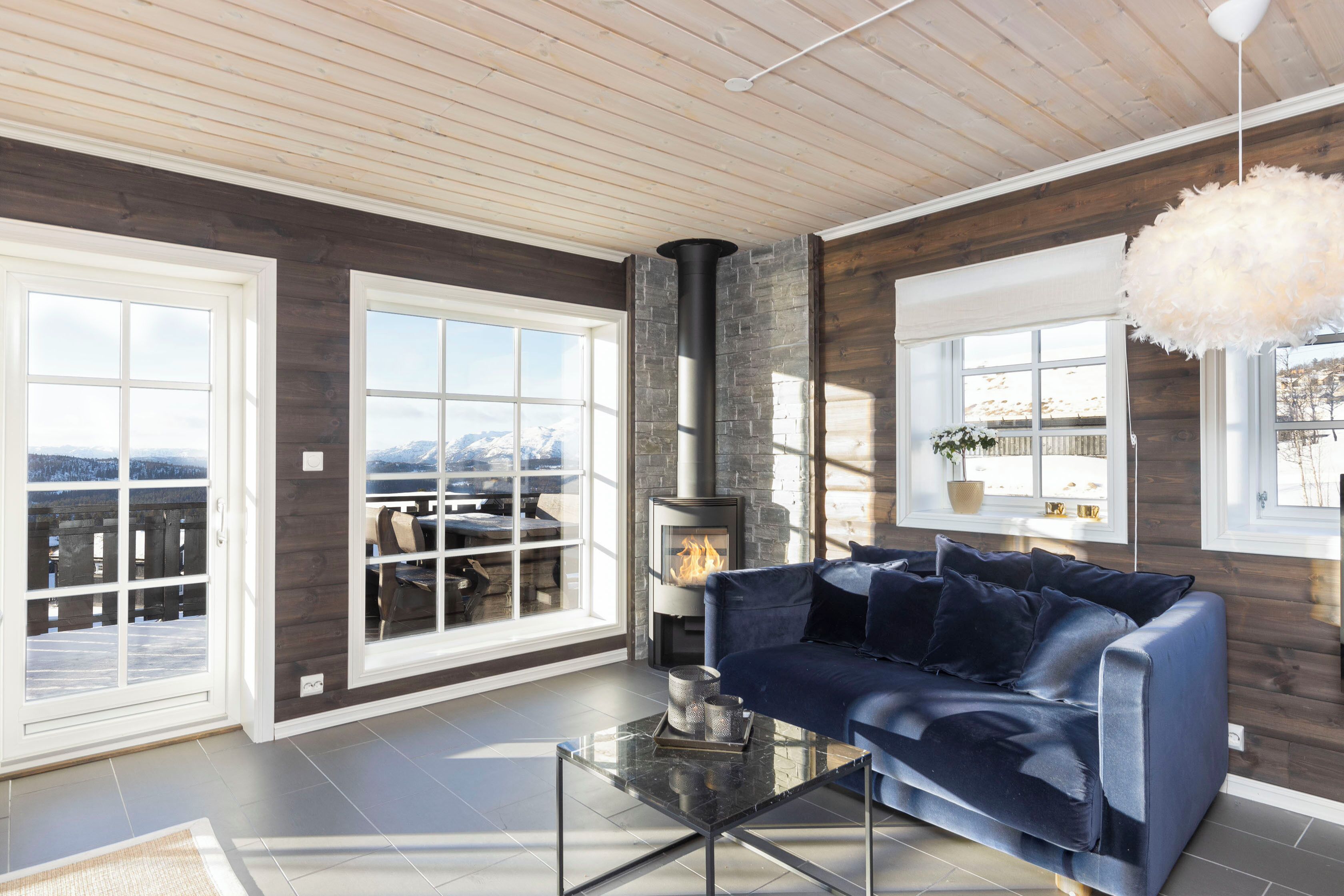 小屋, 4 間臥室, 不可攜帶寵物, 山景 | 起居區 | 24-吋平面電視、有線頻道、電視