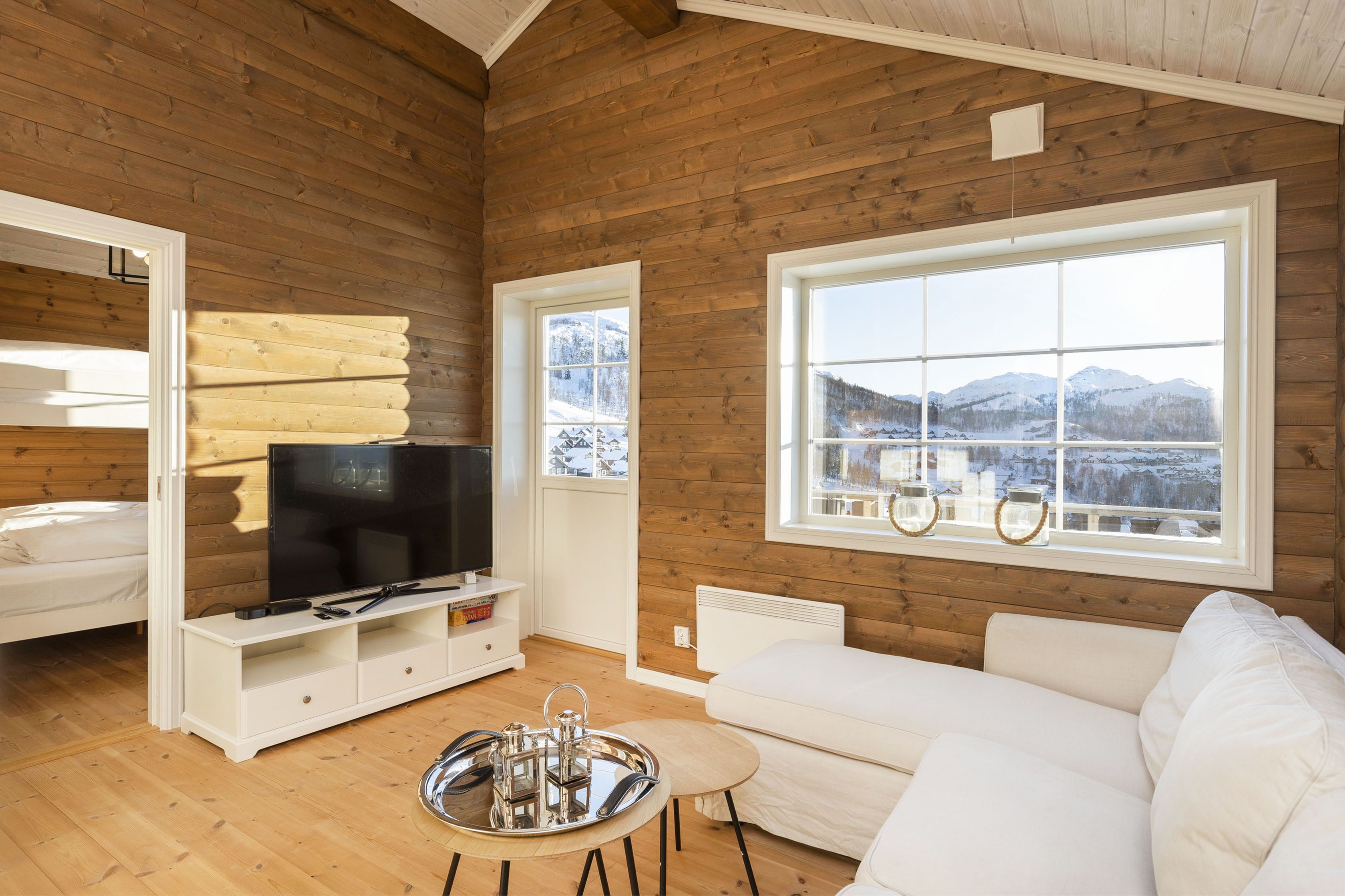 Cabin, 5 soverom, 3 bathrooms, Slope side, Location Holtardalen | Área de sala de estar | Televisión de pantalla plana de 24 pulgadas con canales por cable 