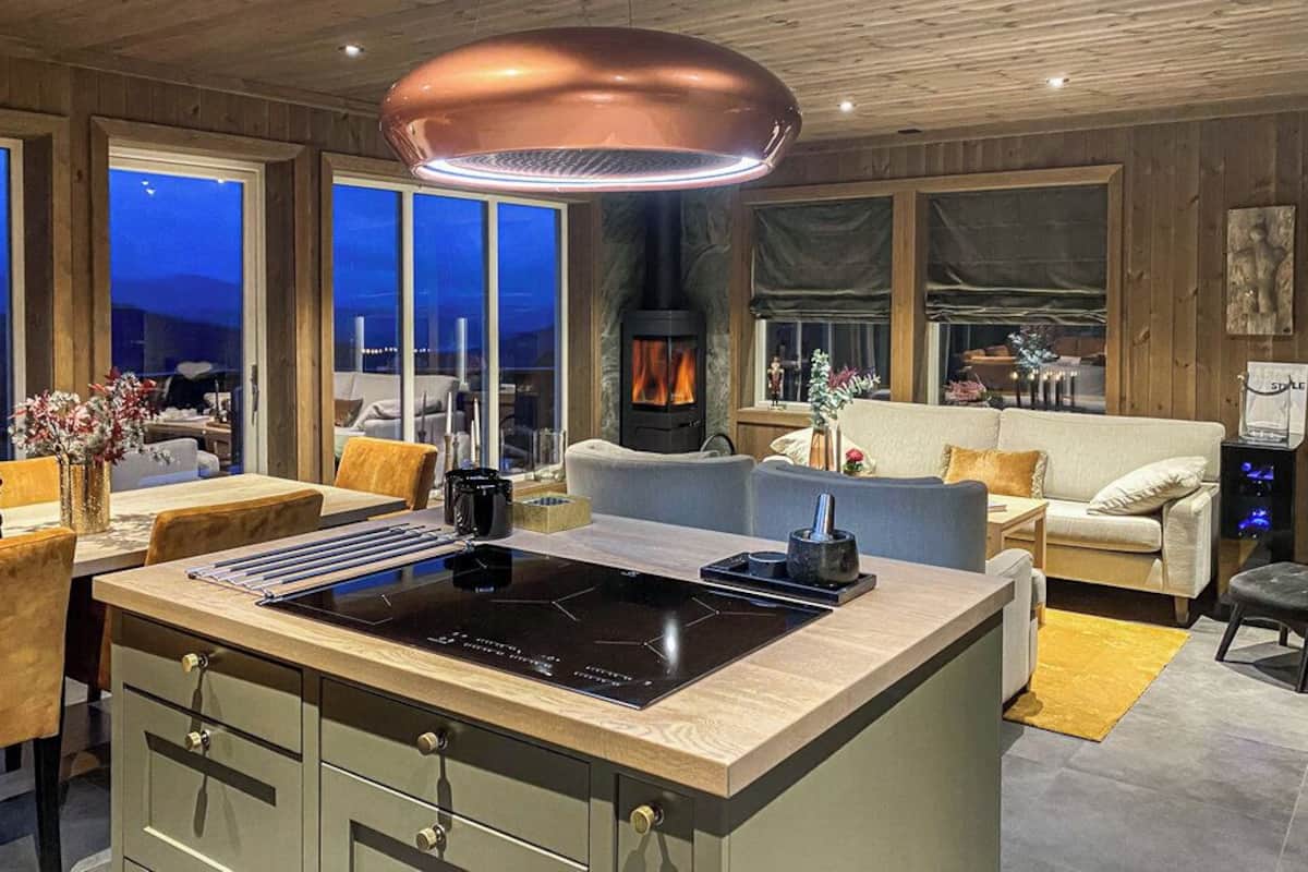 Superior Cabin, 4 Bedrooms, Slope side | Living area | 24-inch flat-screen TV with cable channels, TV