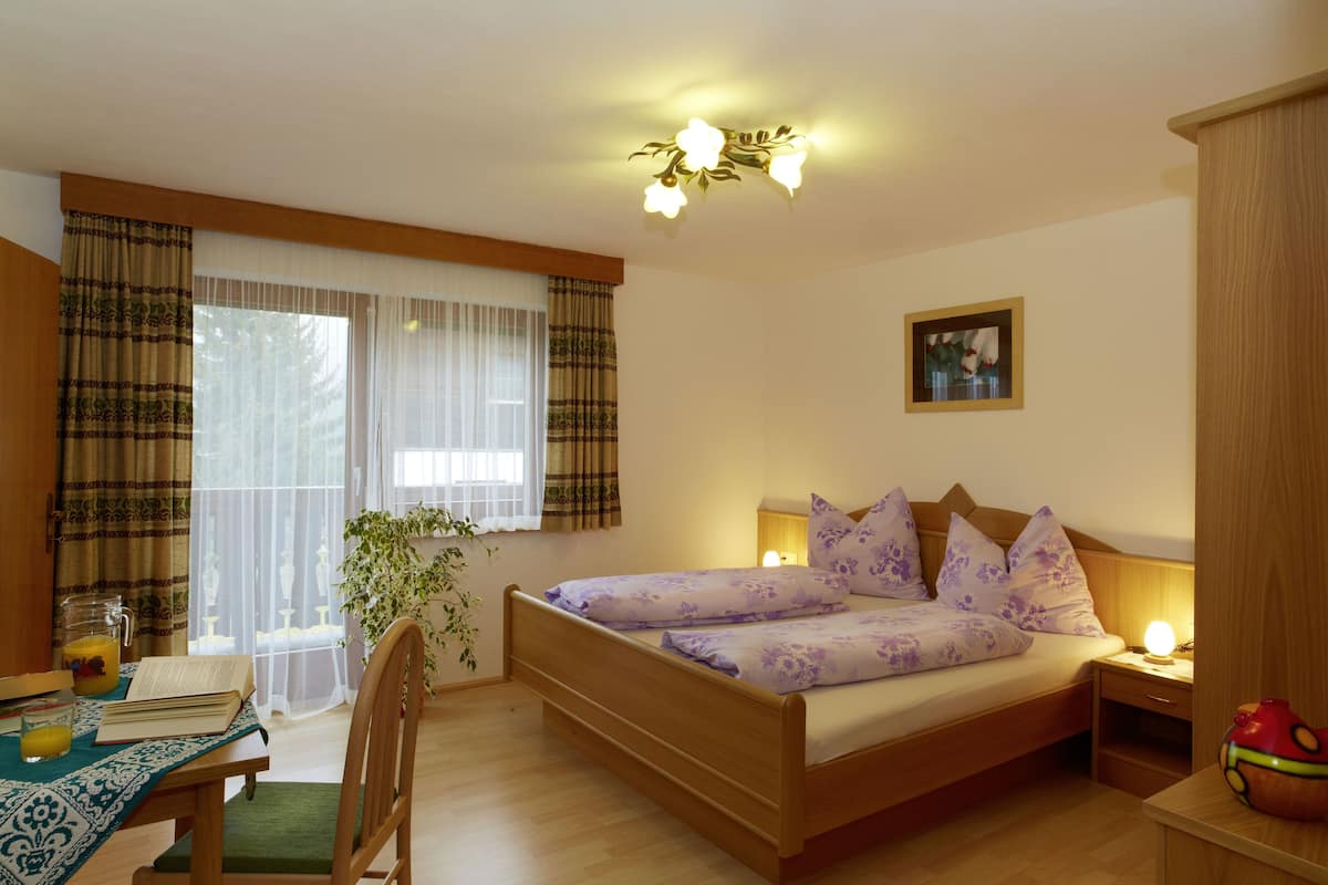 Appartamento, 2 camere da letto, balcone, vista montagna (Apt Roter Stein) | 2 camere, biancheria da letto di alta qualità