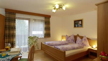 Apartment, 2 Bedrooms, Balcony, Mountain View (Apt Roter Stein) | 2 bedrooms, premium bedding, free cots/infant beds, bed sheets