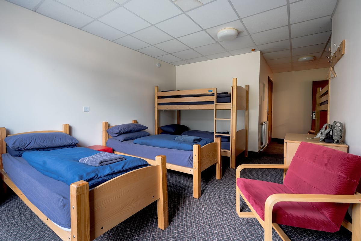 Standaard kamer, privébadkamer (6 Person) | Gratis wifi, beddengoed
