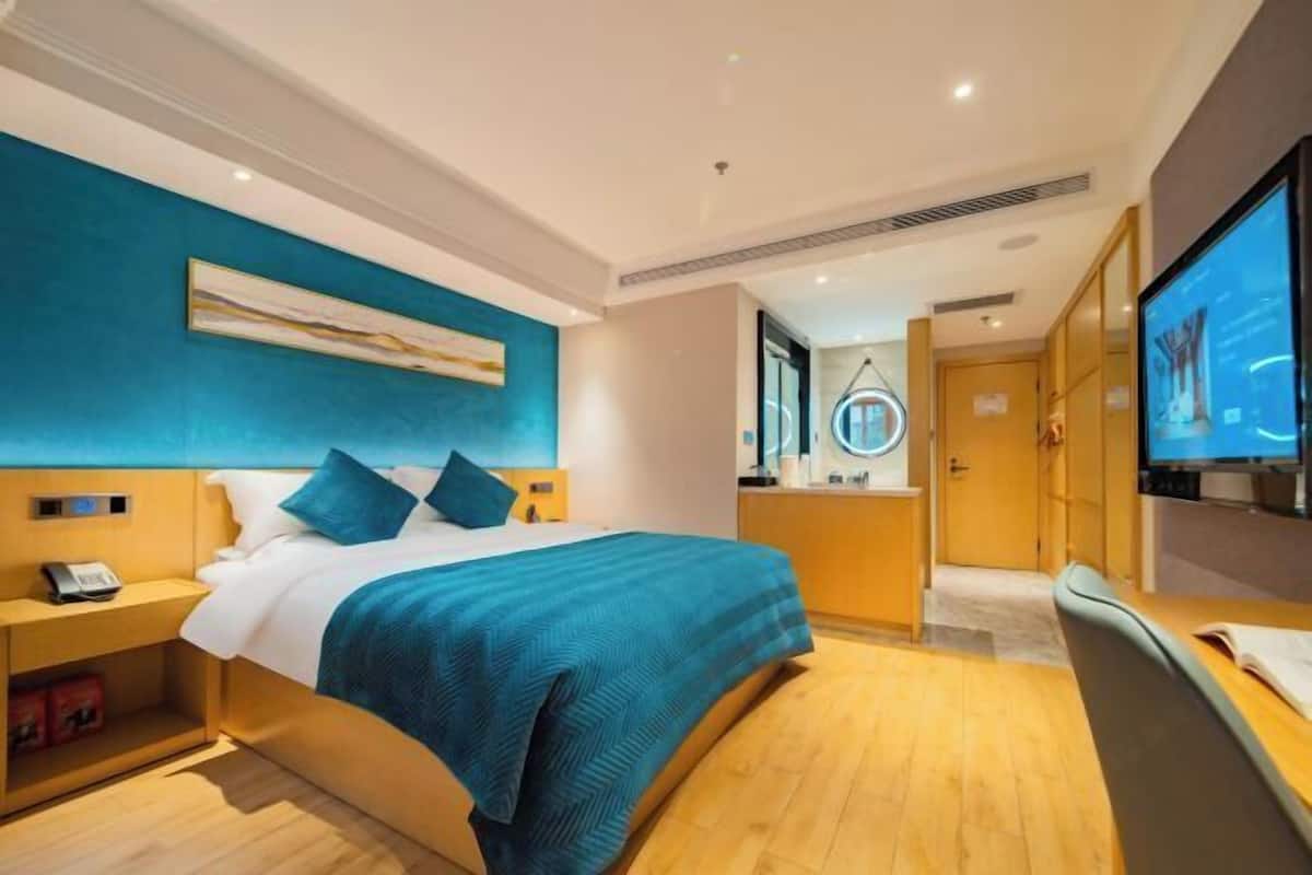 Minibar, desk, blackout drapes, rollaway beds