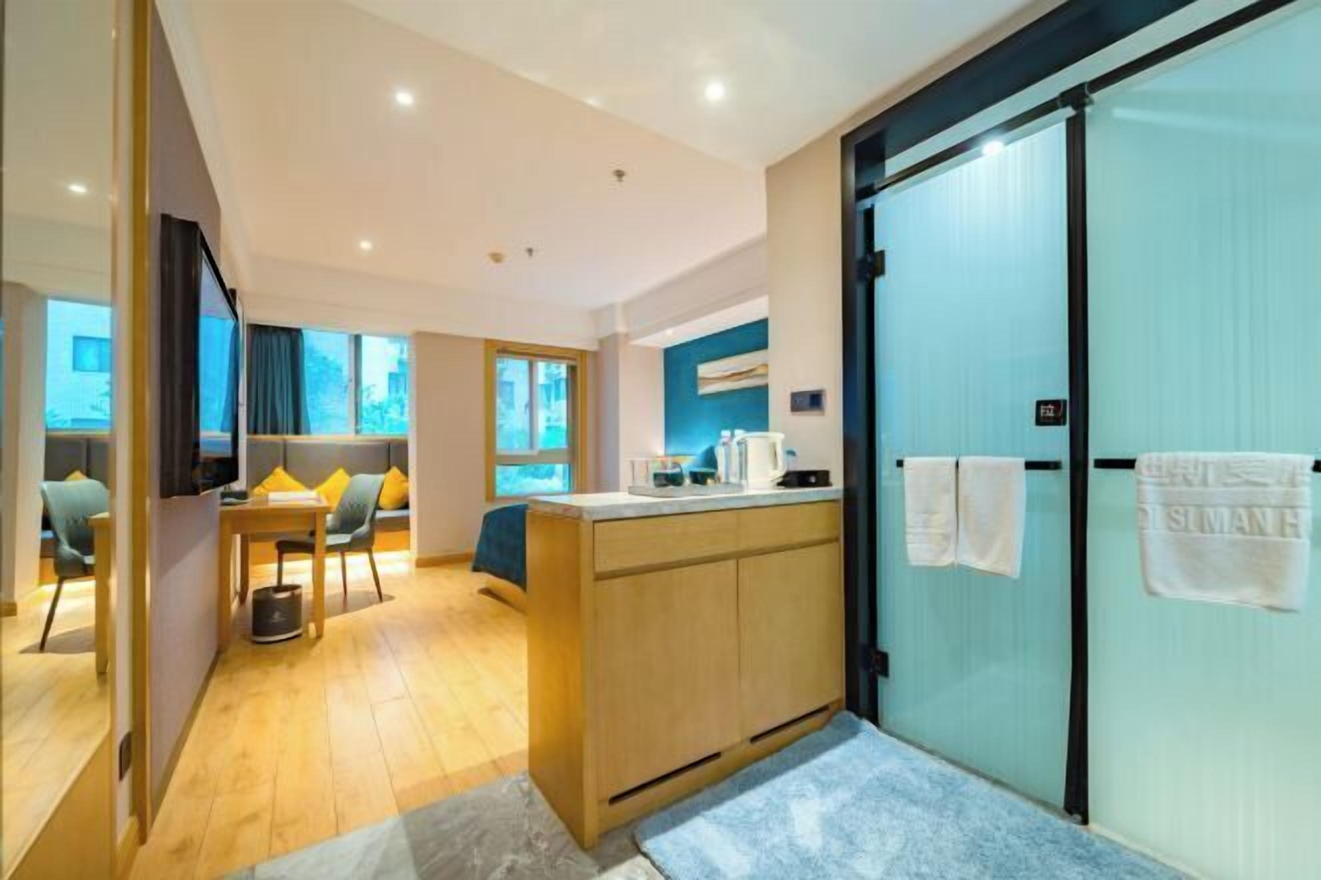 Minibar, desk, blackout curtains, rollaway beds