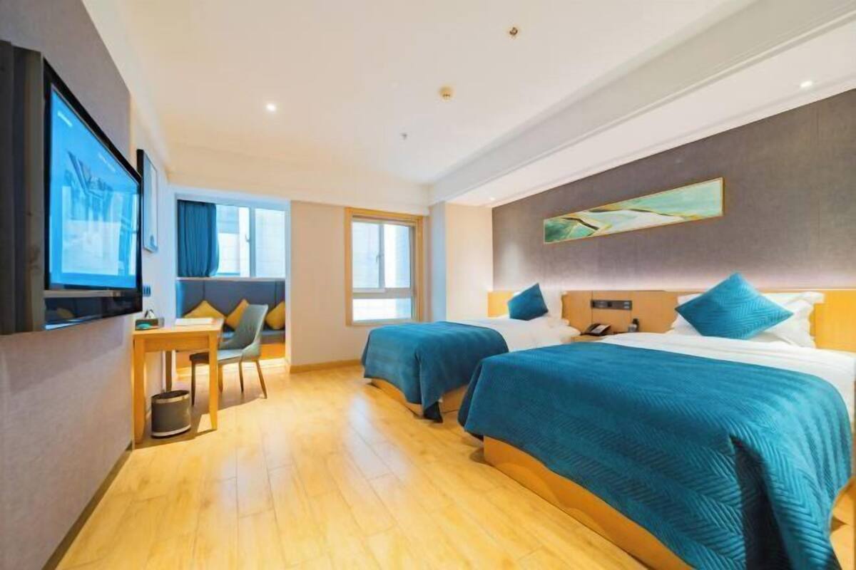 Minibar, desk, blackout drapes, rollaway beds