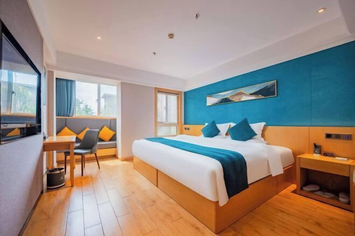 Minibar, desk, blackout drapes, rollaway beds