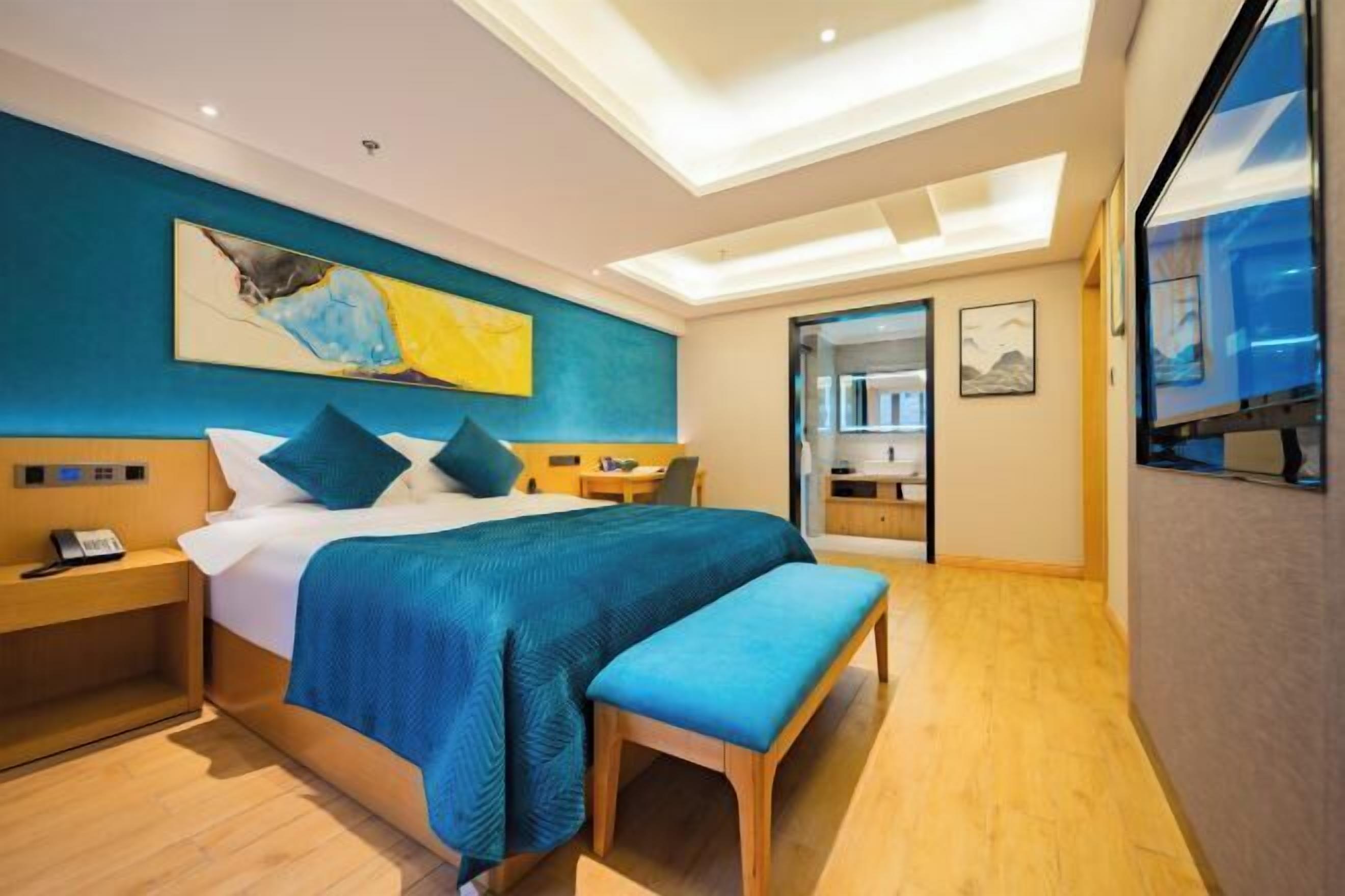 Minibar, desk, blackout drapes, rollaway beds