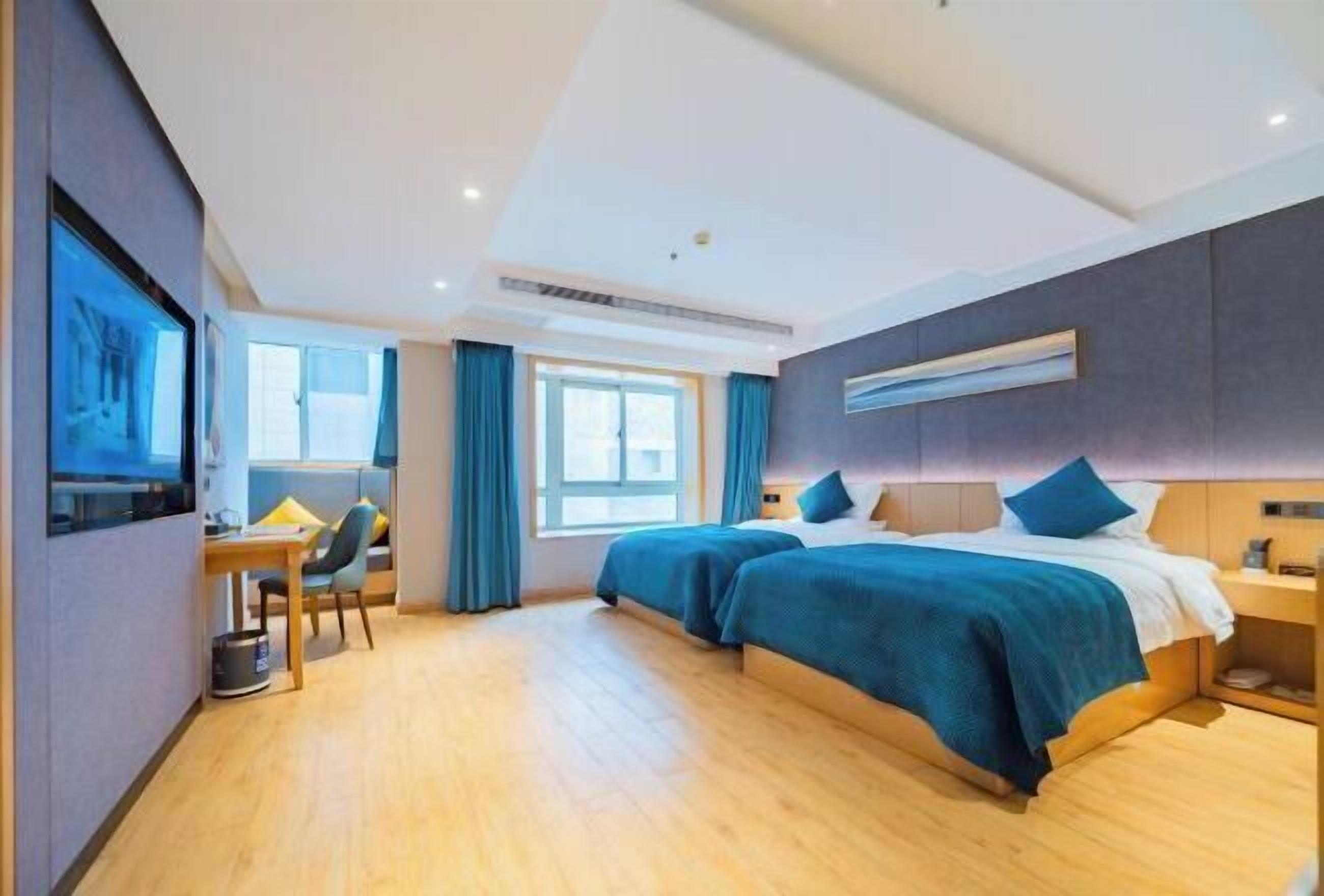 Minibar, escritorio, cortinas blackout y camas plegables/adicionales 