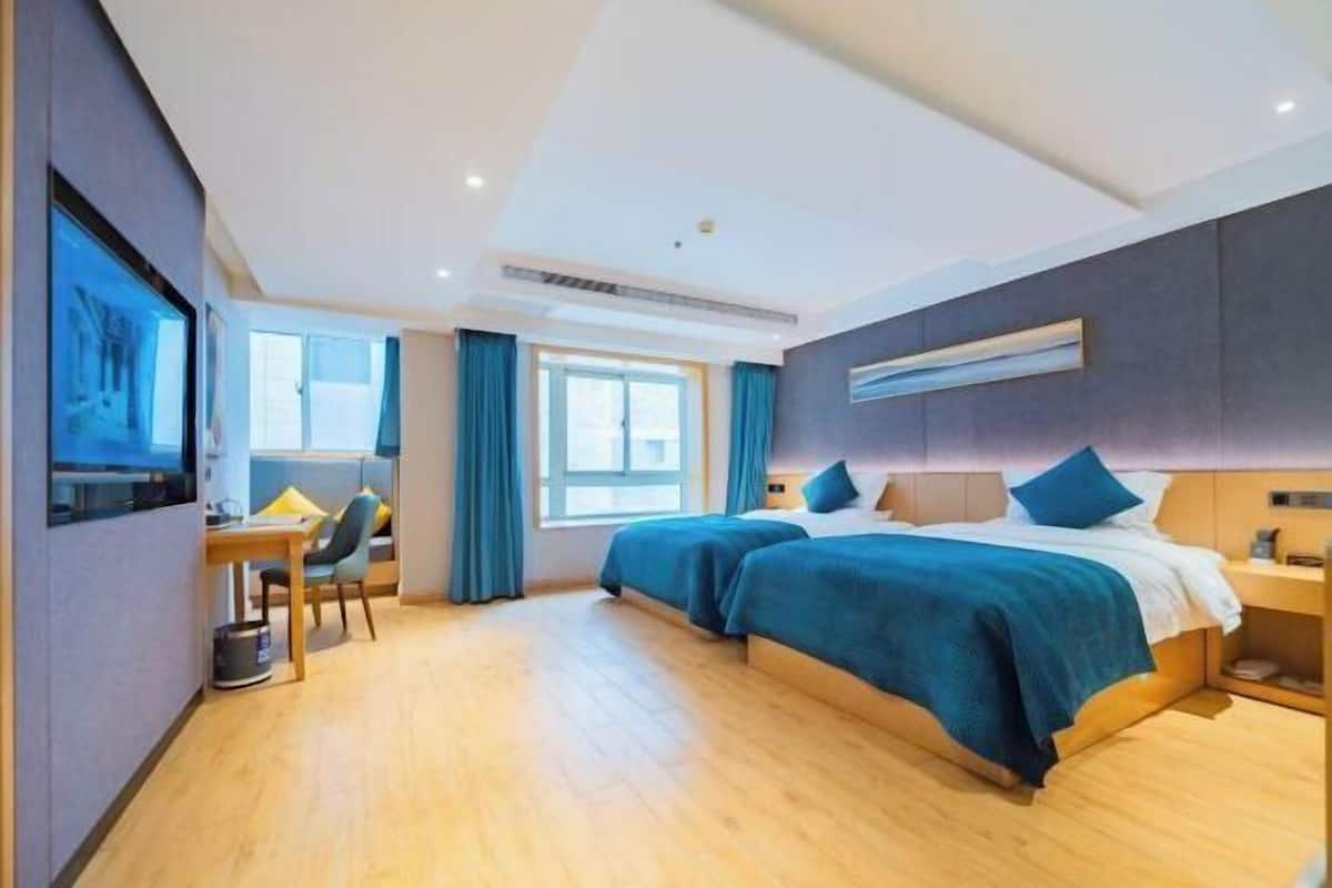 Minibar, desk, blackout drapes, rollaway beds