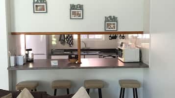 Low Tide | In-room dining