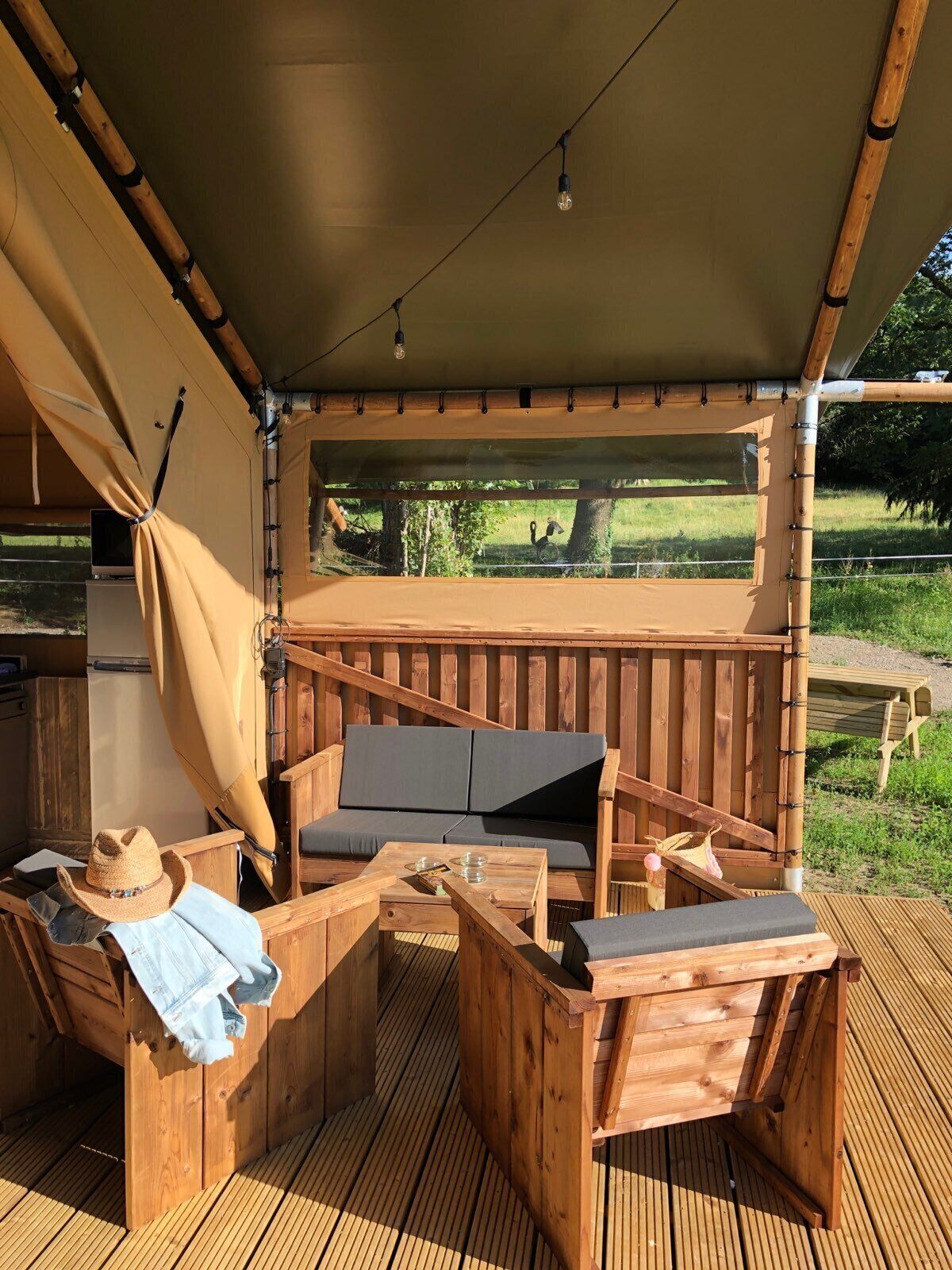 Tent, en-suite badkamer | Uitzicht vanuit accommodatie