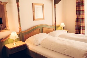 Double Room | Desk, free WiFi