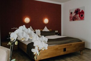 Escrivaninha, Wi-Fi de cortesia, roupa de cama