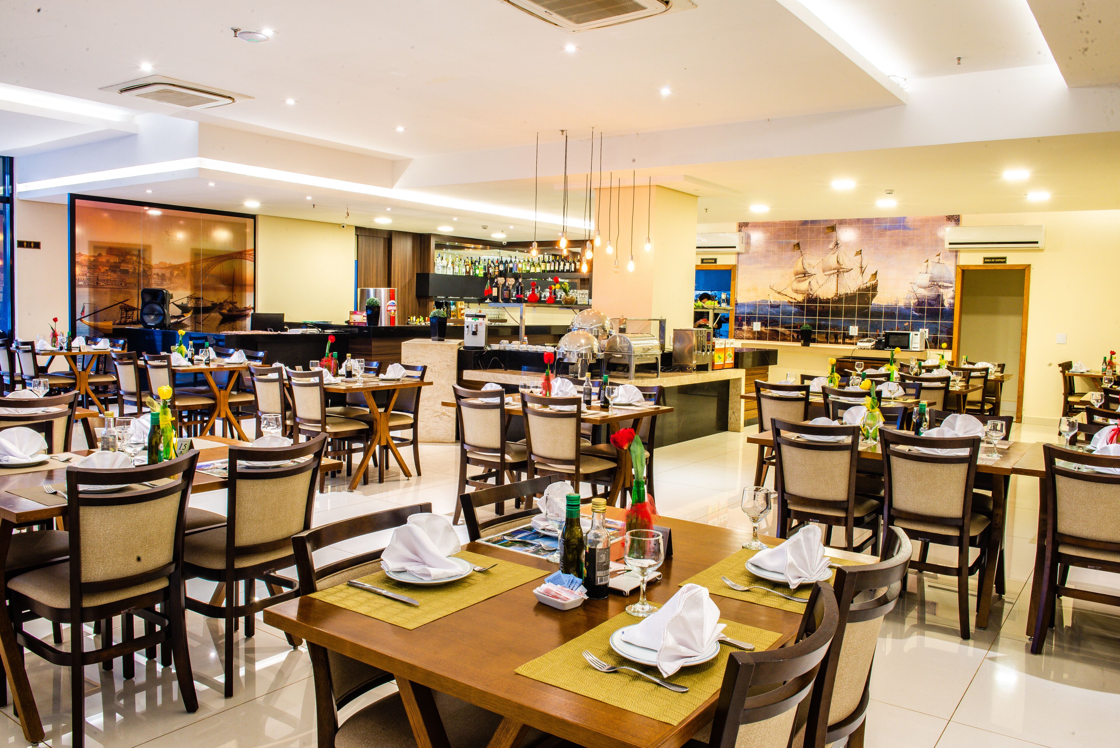 Café da manhã, almoço e jantar