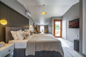 Double Room (Attic) | Minibar, iron/ironing board, free WiFi, bed sheets - Buğra’s Serenity Alaçatı (Cesme)