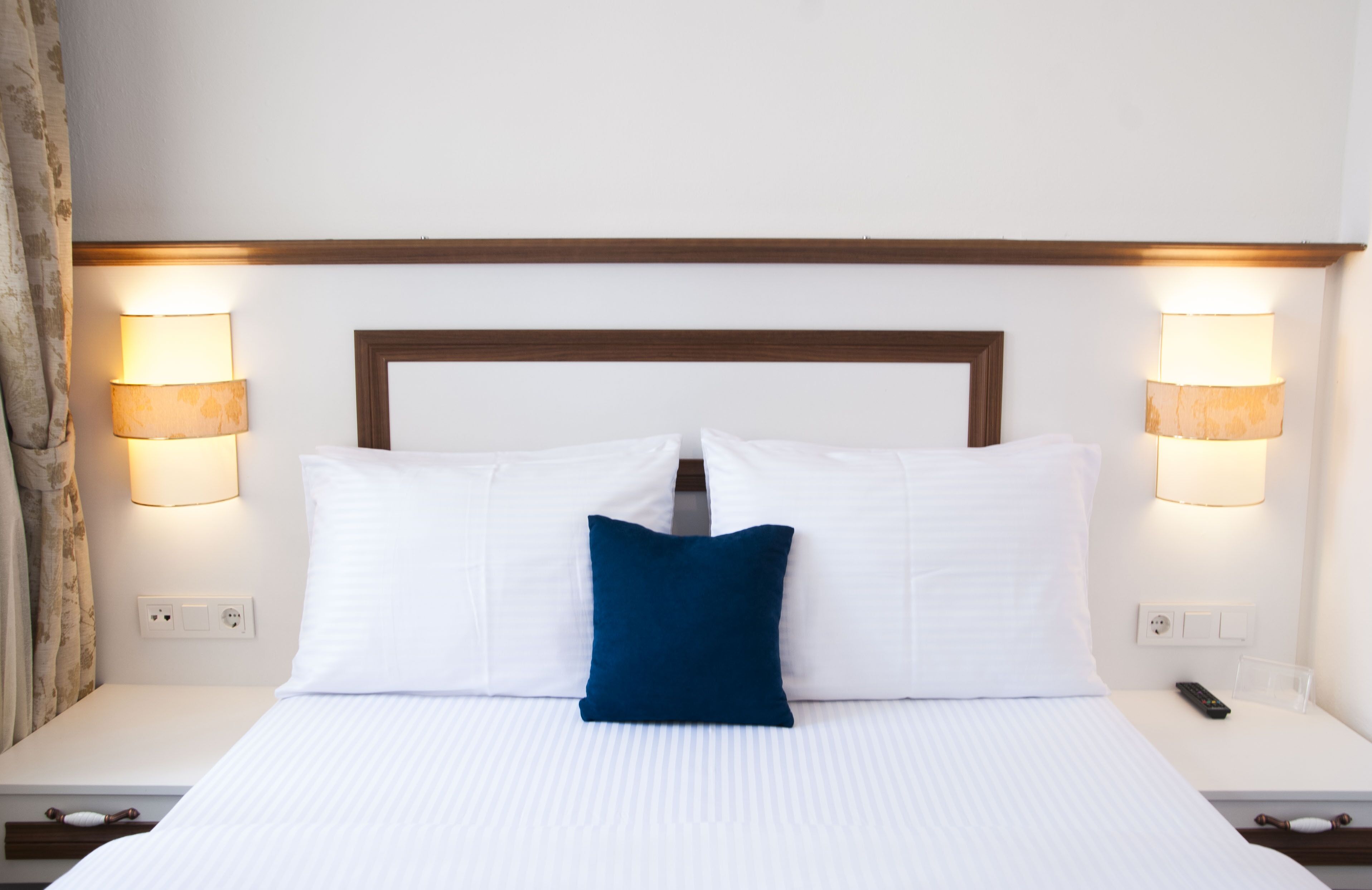 economy room, 1 double bed, non smoking | 1 bedroom, minibar, blackout curtains, free wifi