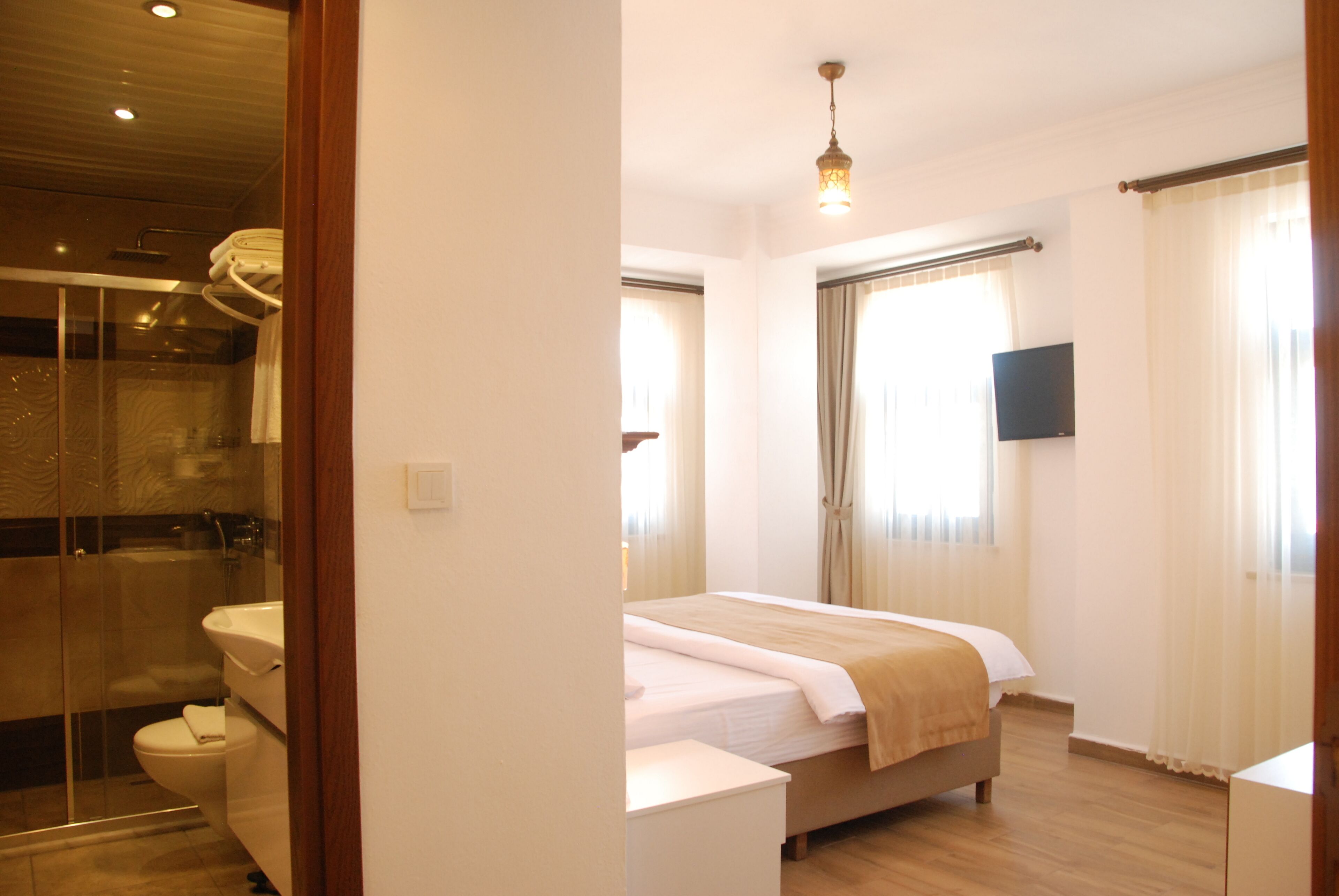 standard double room, 1 bedroom, non smoking, sea view | 1 bedroom, minibar, blackout curtains, free wifi