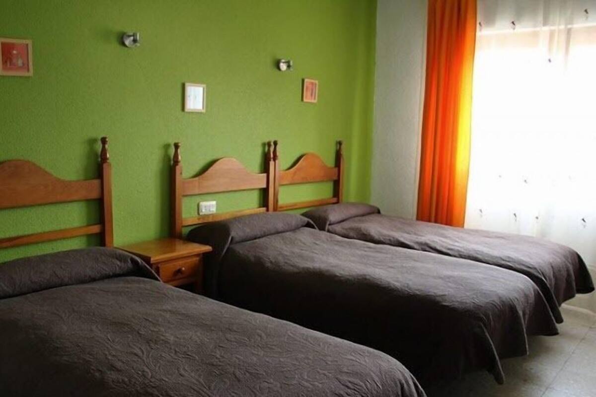 Dreibettzimmer | Babybetten, kostenloses WLAN