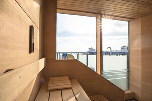 面部护理、指（趾）甲修剪和护理