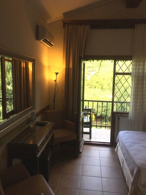 Room, Balcony, Courtyard View | Iron/ironing board, free WiFi, bed sheets