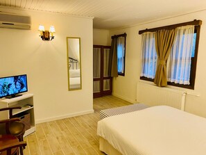 Fer et planche à repasser, Wi-Fi gratuit, draps fournis