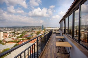 Thành phố nhìn từ nơi lưu trú