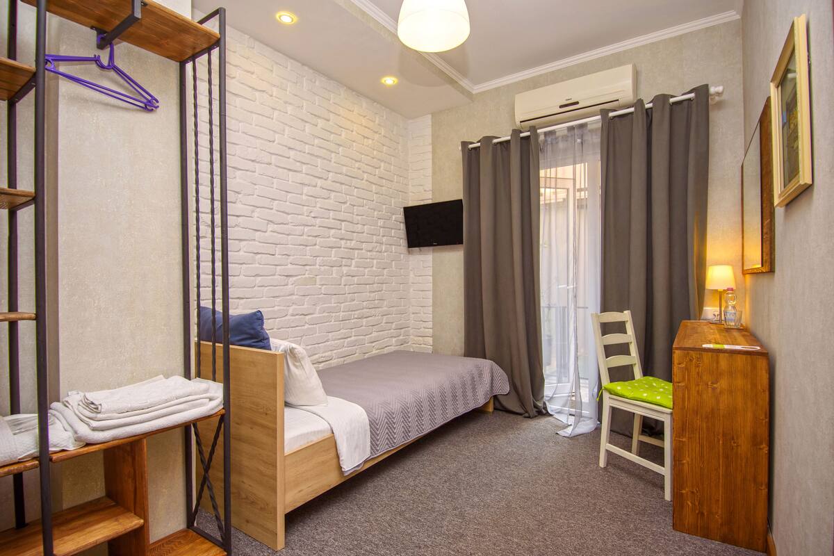 Standard Single Room | Premium bedding, in-room safe, soundproofing, iron/ironing board