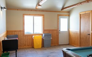 Laundry room - Alger Falls Motel (Munising)